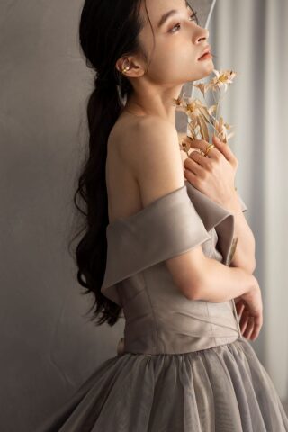 スリーブデザインにこだわった注目のウェディングドレスをご紹介