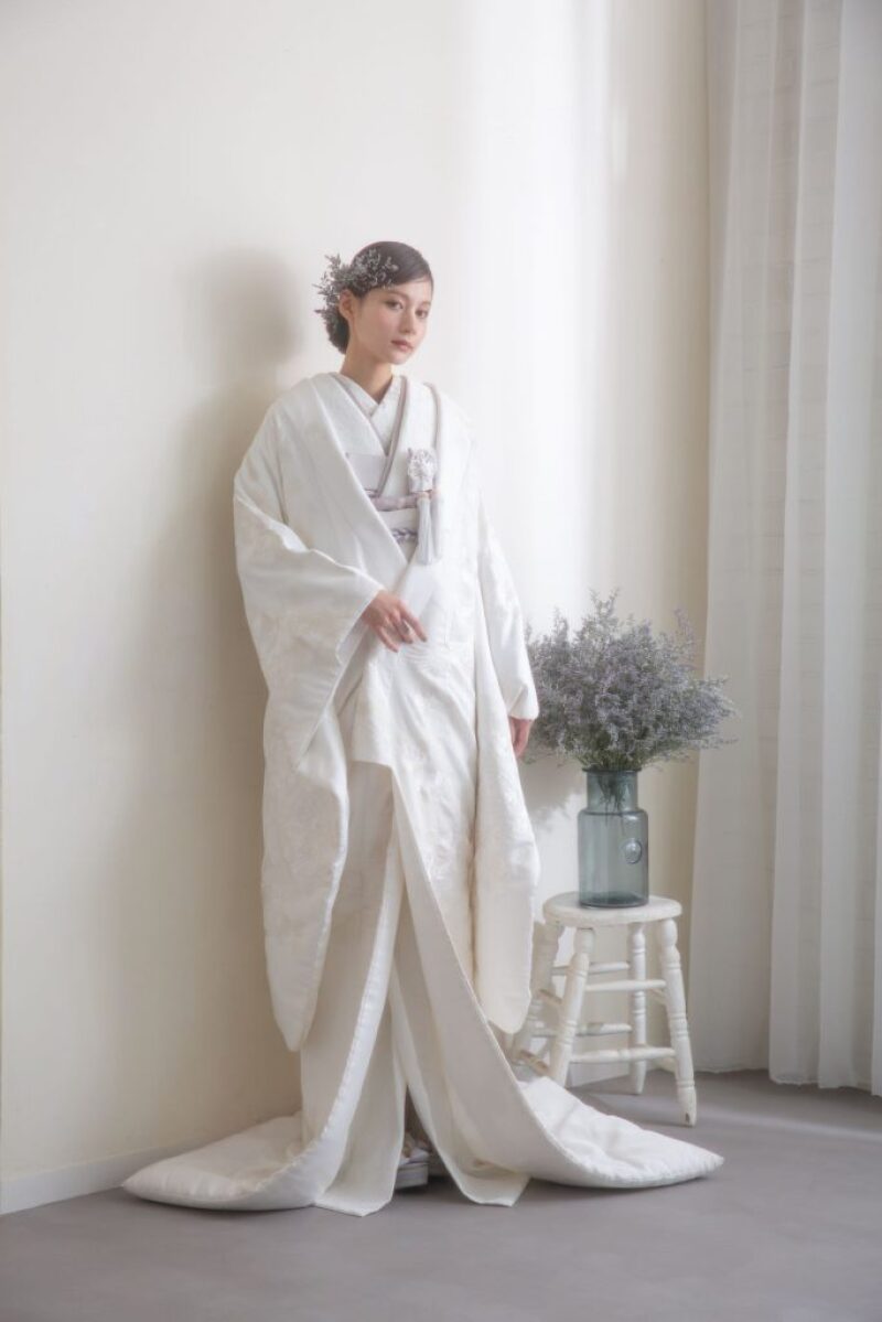 aimで叶う白無垢×お花を使ったお洒落フラワーフォトウェディング