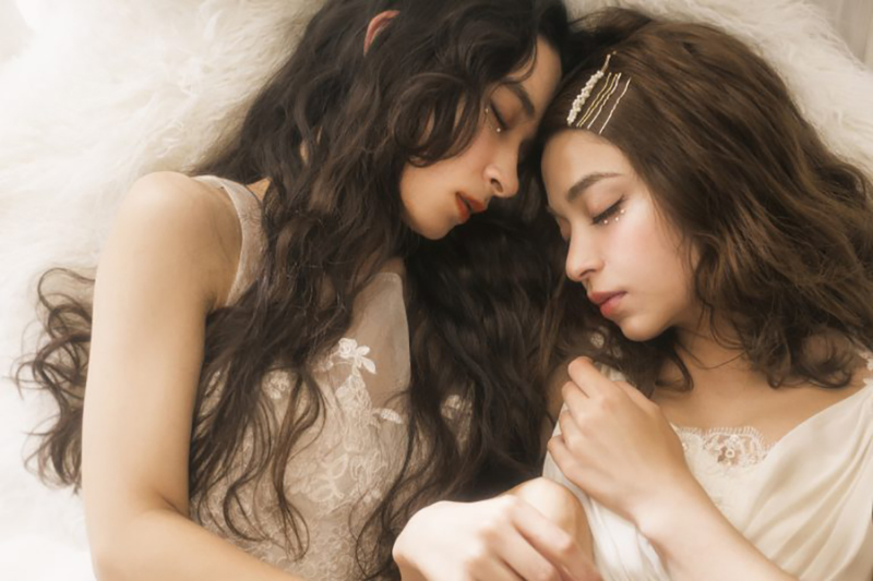 結婚式はふたりで、前撮りはひとりでフォトジェニックに!《ソロウェディングフォト》