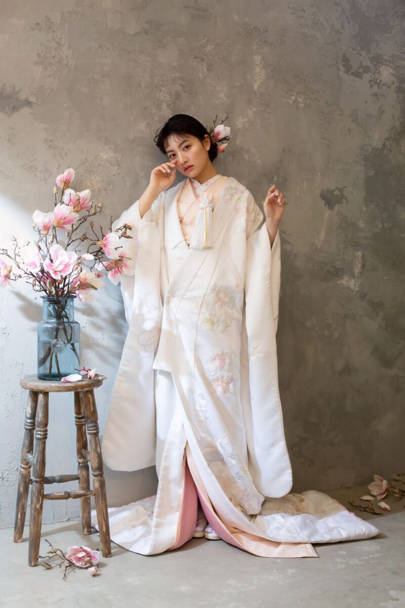 プレ花嫁必見！白無垢姿をよりお洒落に見せる背景と小物の選び方♡【aim原宿店】
