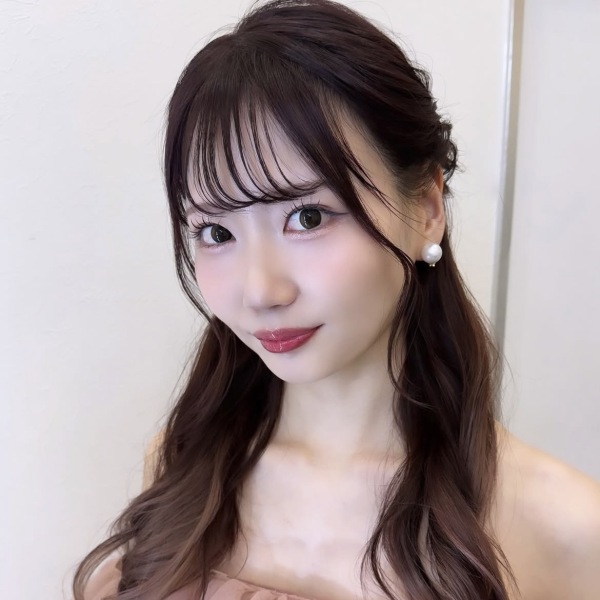 ピンクドレスにぴったりなメイクをご紹介