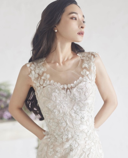 aim new visual ” elegant chic”