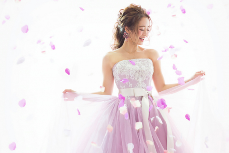 結婚式はふたりで、前撮りはひとりでフォトジェニックに!《ソロウェディングフォト》
