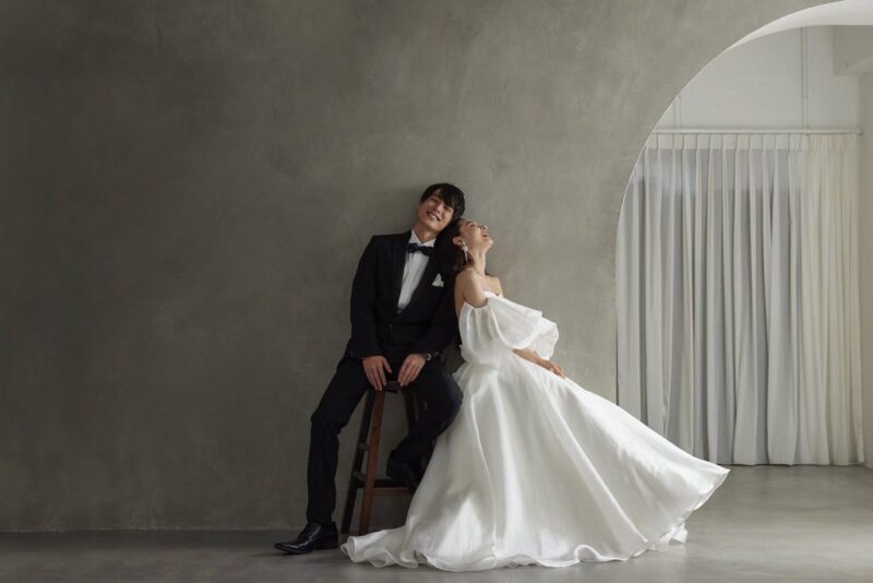 新年の幕開けに「運命の1着」と出会う。大人の抜け感を叶えるトレンドドレス