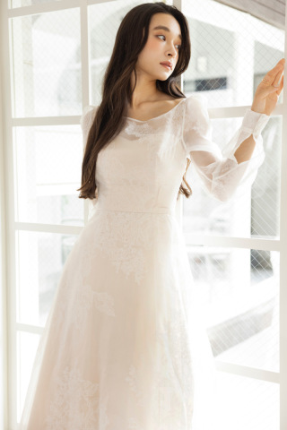 繊細なデザイン&高級感のあるシルエットが魅力的 刺繍ドレスをご紹介