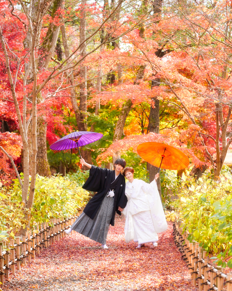 秋の紅葉ウェディングフォトin緑水苑