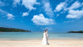 8月まで77000円【衣裳追加料金なし！おんなそんビーチフォト】青空&美肌補正付