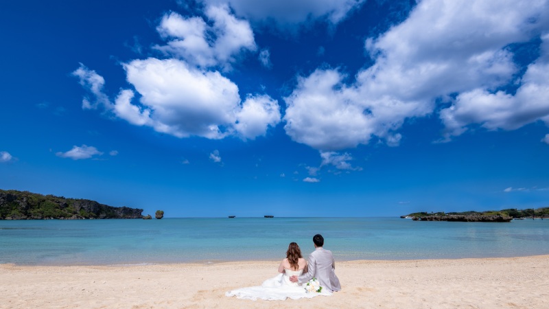 衣裳追加料金なし！【６月までおんなそんビーチフォト8万円】背景＆青空&美肌補正付