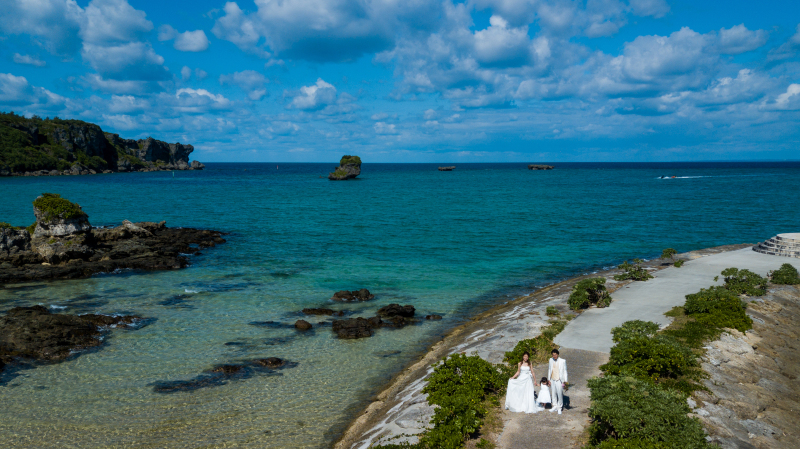 スタジオムーンおすすめプラン「おんなそんビーチフォト+ドローン撮影」