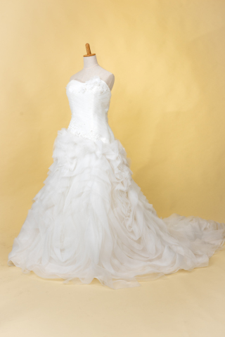 スタジオムーンのウエディングドレス【大きめサイズは21号までご用意】