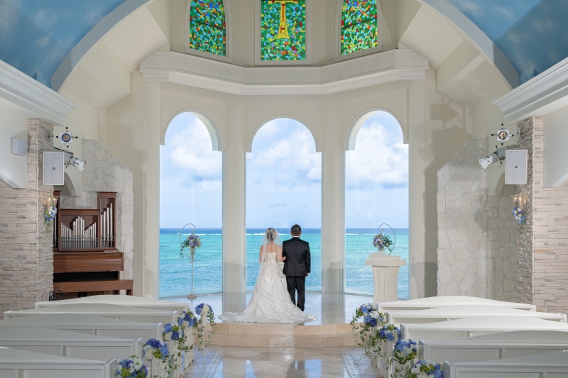 6月＆8月撮影は特割！【チャペル＆ビーチ99,880円　衣裳追加料金なし】