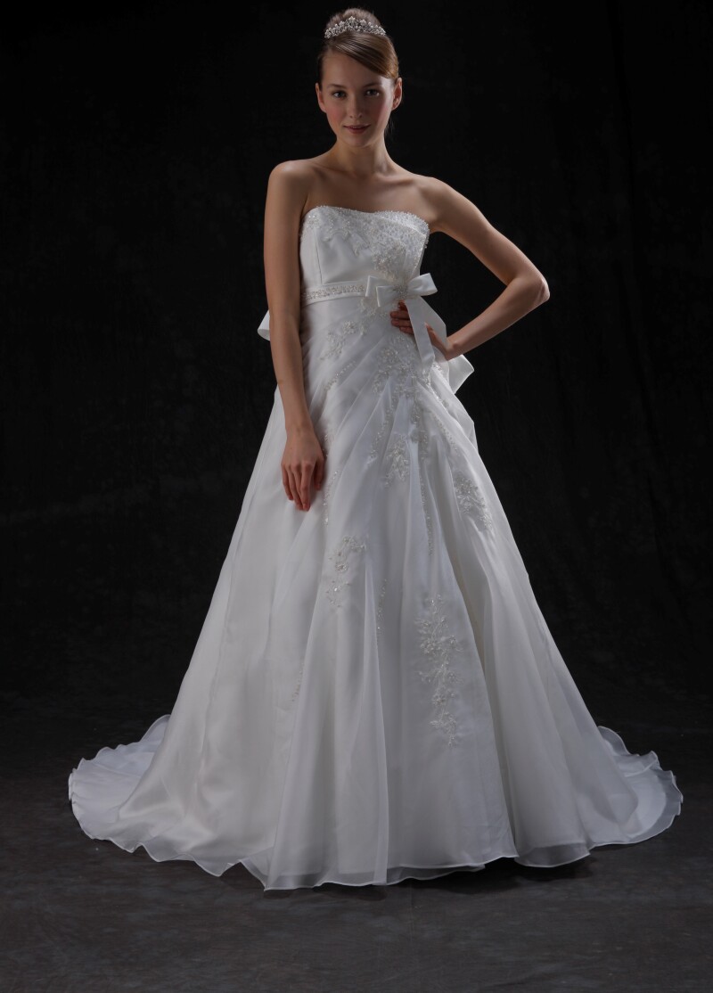 スタジオムーン 追加料金なしで選べるドレス100着【人気ドレス紹介－Ⅰ】