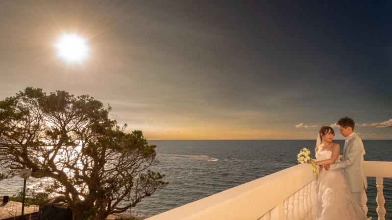 2月まで12.5万円！【結婚式のように1800組記念チャペル＆ビーチプラン】