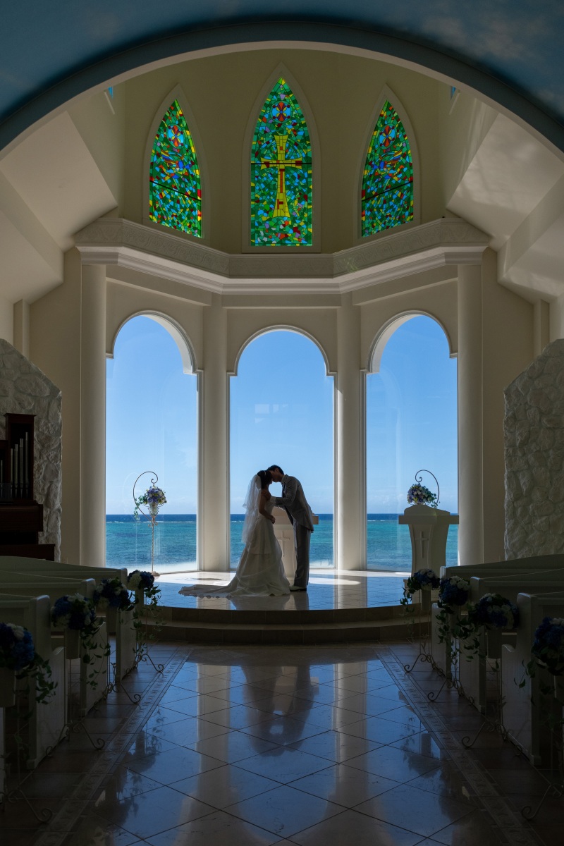 【チャペル＆ビーチプラン】4月は125,000円！青空＆美肌＆背景補正付き