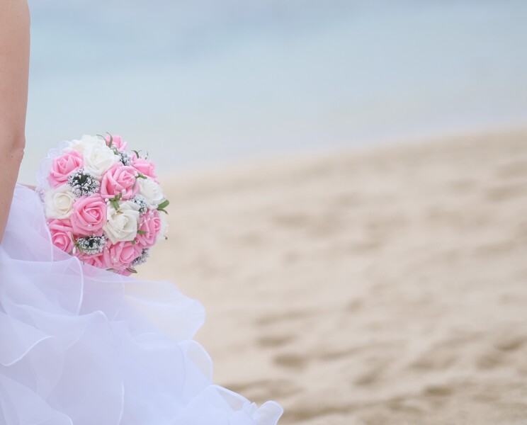 スタジオムーン【約20種類から選べる造花ブーケ】