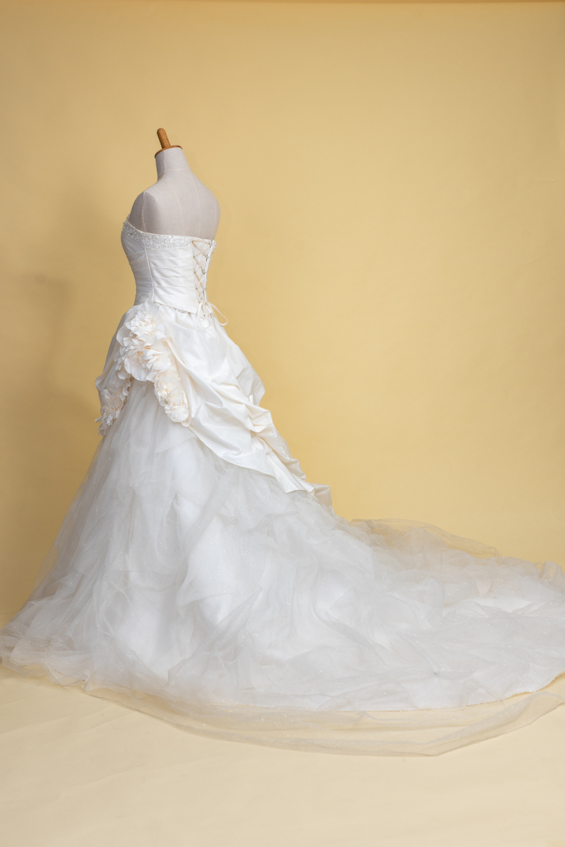 スタジオムーン追加料金なしで選べるドレス100着【人気ドレスのご紹介Ⅳ】