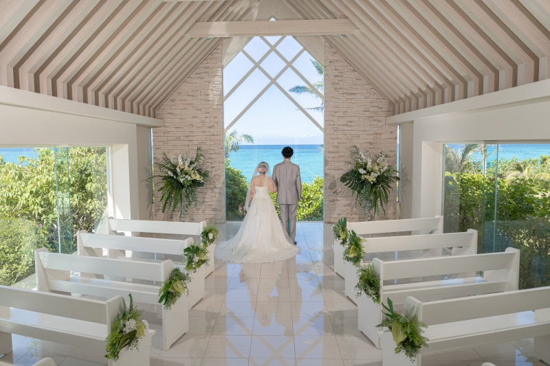 ９月は特別料金125,000円【衣裳追加料金なし！チャペル＆ビーチプラン】