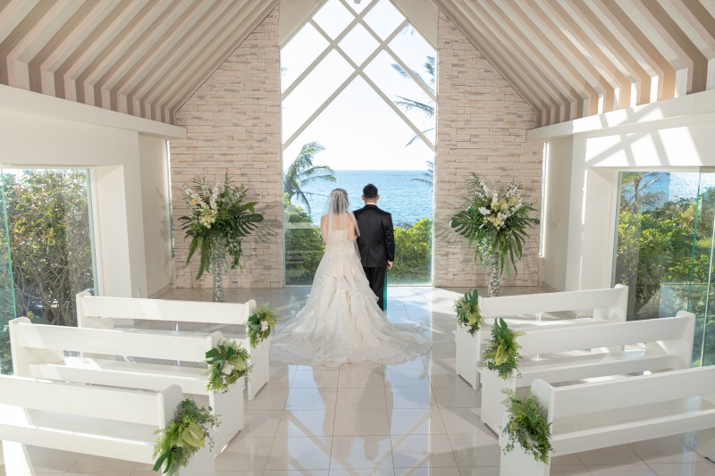 8月までスペシャル99,800円【衣裳追加料金なし!チャペル&ビーチプラン】