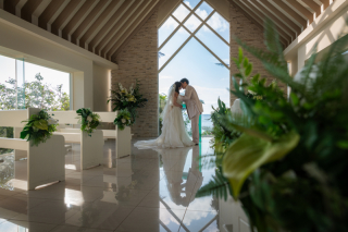 2月まで99800円！3月も特別料金【安心の衣裳追加料金なし！チャペル＆ビーチ】