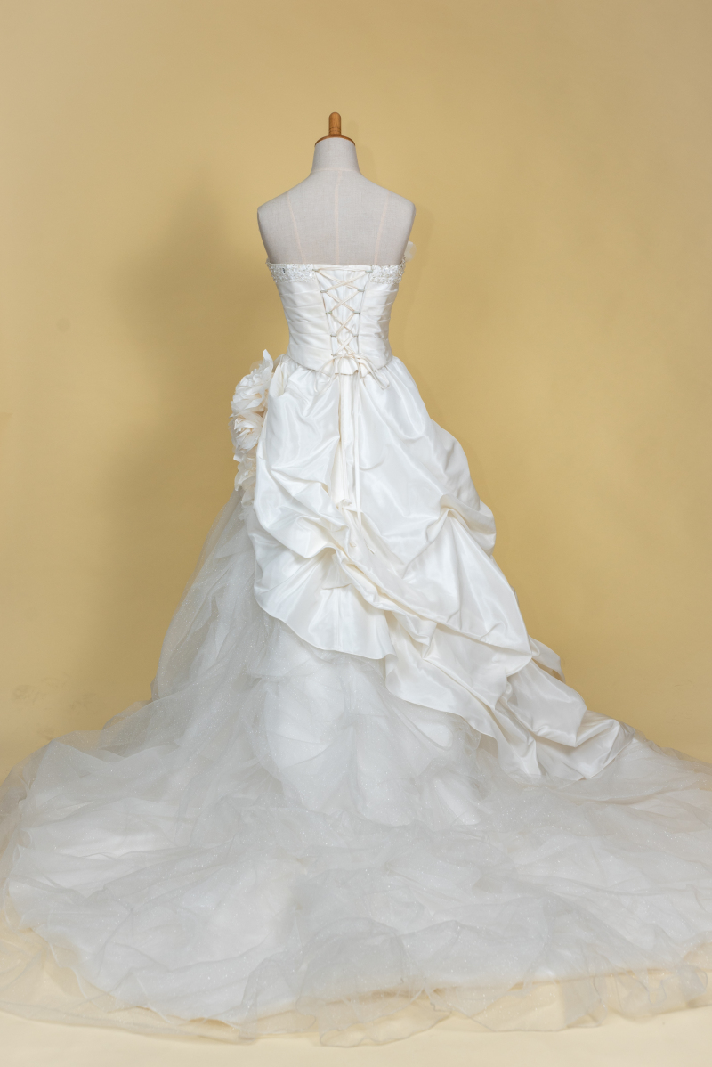 スタジオムーン追加料金なしで選べるドレス100着【人気ドレスのご紹介Ⅳ】