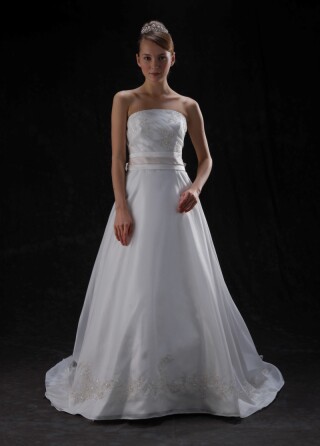 スタジオムーン 追加料金なしで選べるドレス100着【人気ドレス紹介Ⅲ】