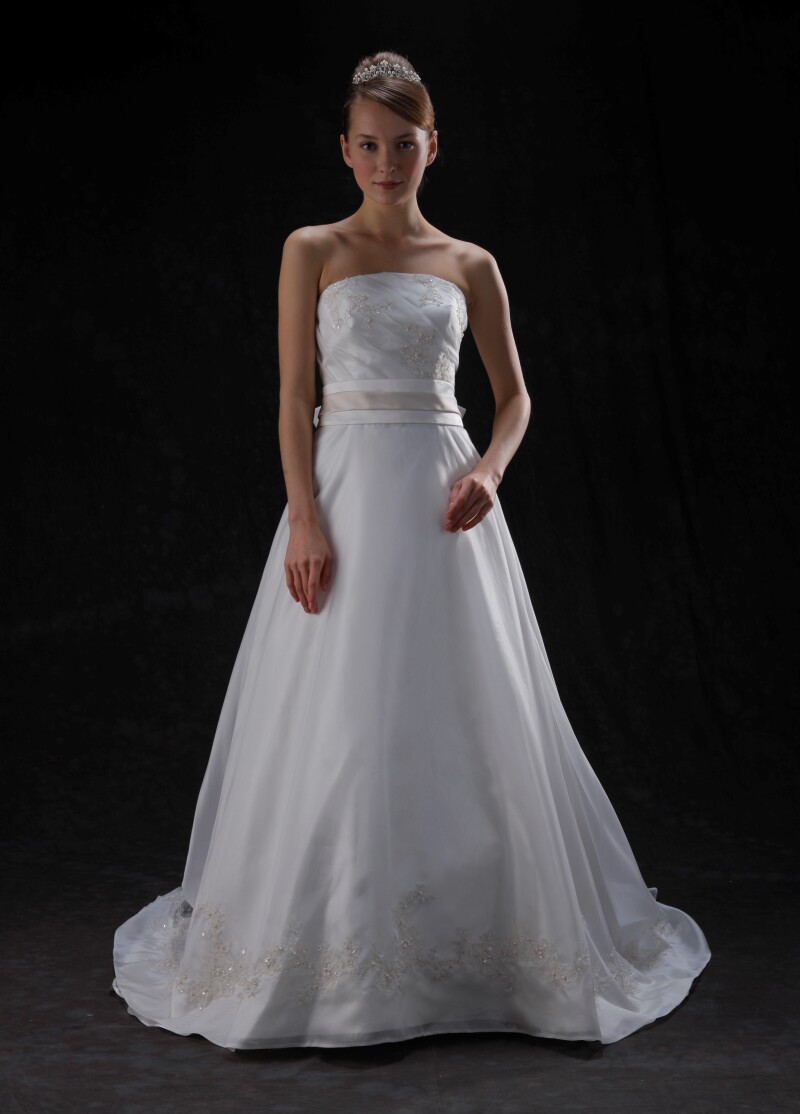 スタジオムーン 追加料金なし フリーチョイスドレス100着【人気ドレス紹介Ⅲ】