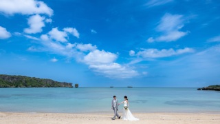 1月まで8万円【安心の衣裳追加料金なし！おんなそんビーチフォト】青空&美肌補正付