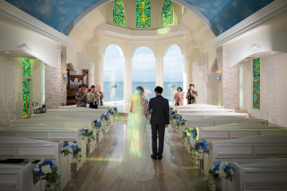 12月までスペシャルプライス!【恩納村チャペル&ビーチ★安心の衣裳追加料金なし】