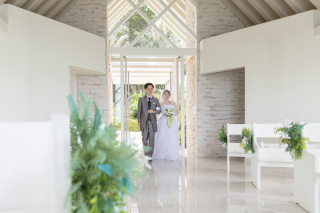 2月まで99800円！3月も特別料金【安心の衣裳追加料金なし！チャペル＆ビーチ】