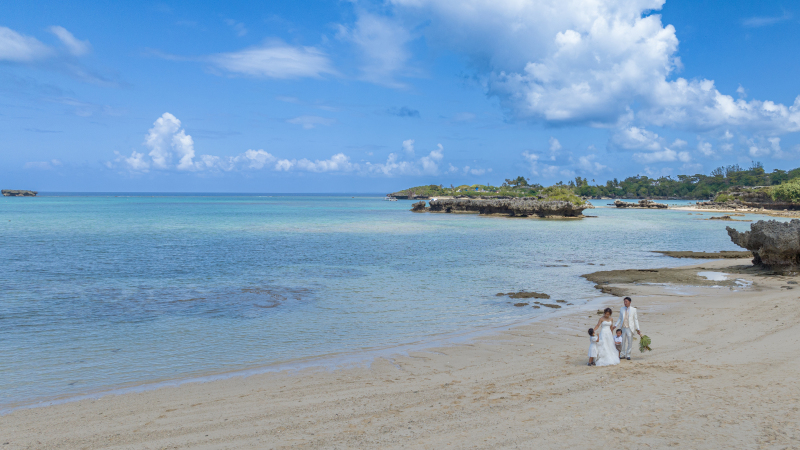 1月まで8万円【安心の衣裳追加料金なし！おんなそんビーチフォト】青空&美肌補正付