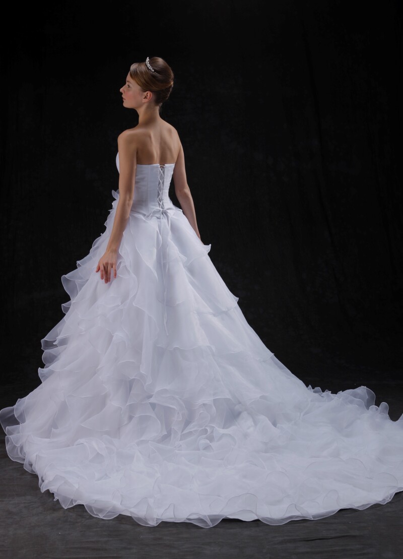 スタジオムーン 追加料金なしで選べるドレス100着【人気ドレス紹介－Ⅰ】