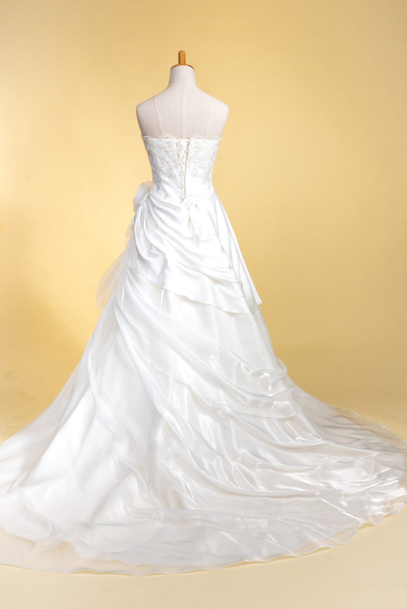 スタジオムーン 追加料金なしで選べるドレス100着【人気ドレス紹介Ⅰ】