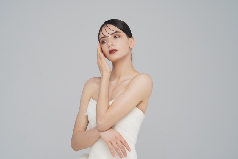 【美肌仕上げ】スタイルアップもできるレタッチ技術！