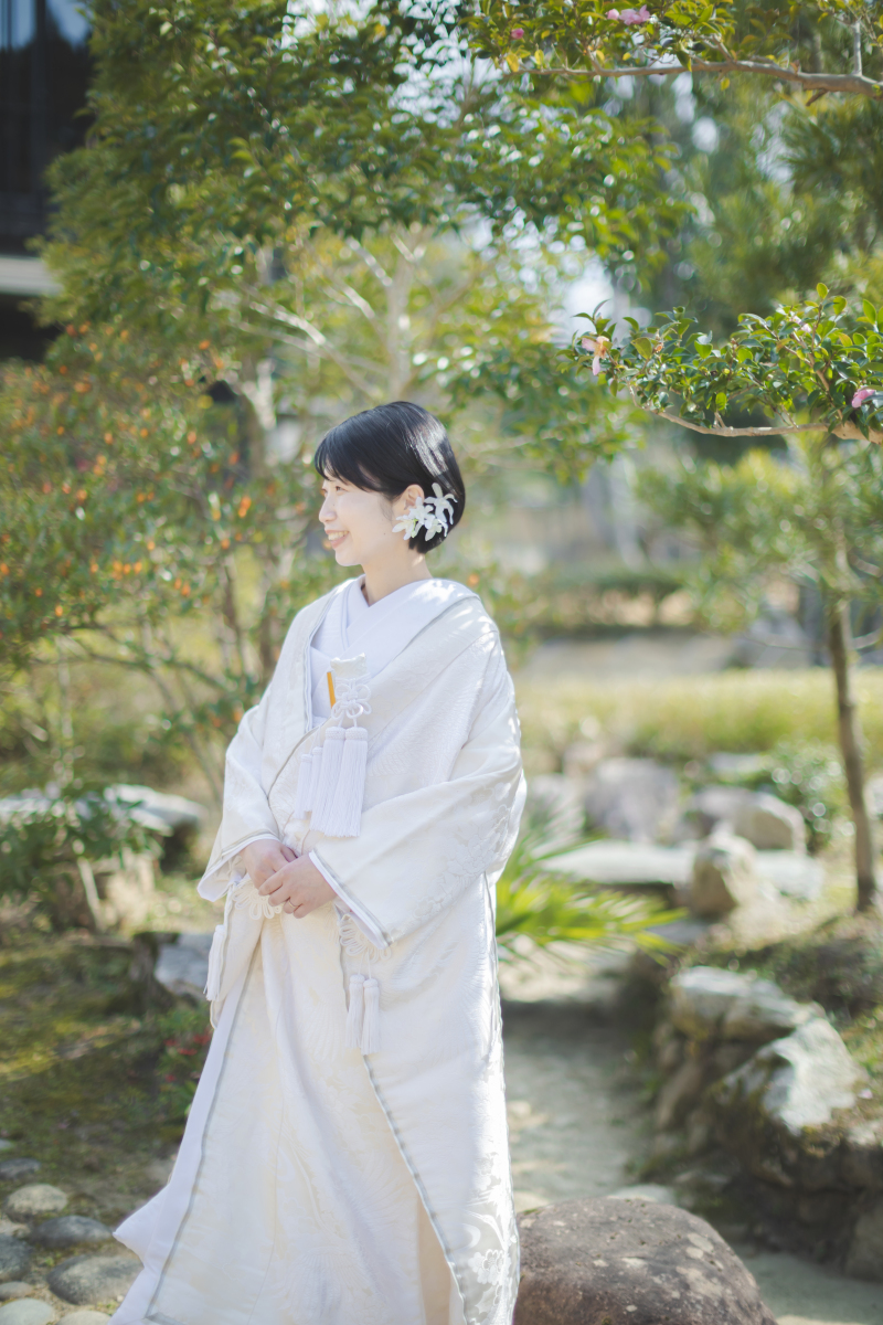 和装の美しさが映える瑜伽山園地