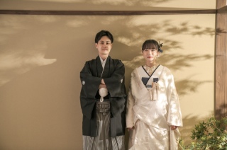 白無垢 × ブルー