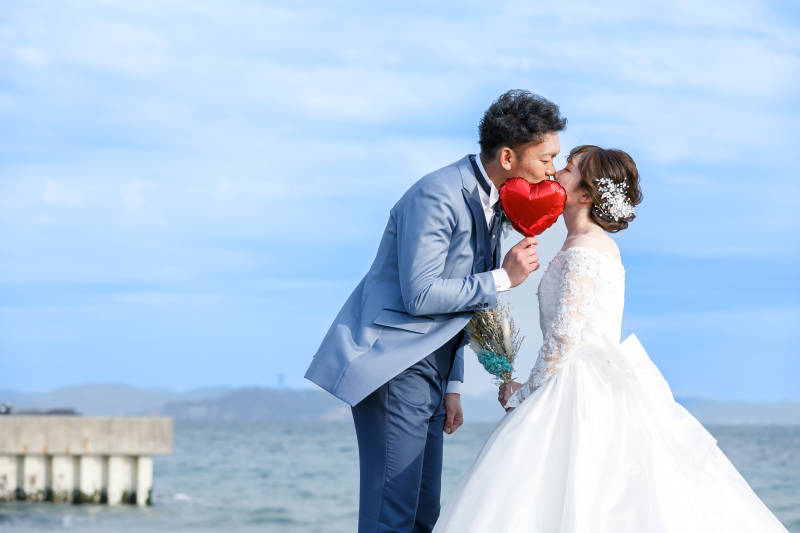 海をバックに・・:*+.