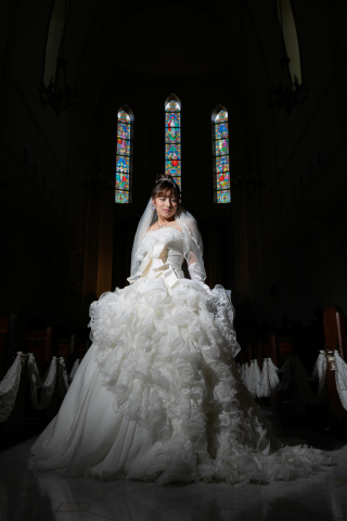 ウェディングドレスにも様々な色の種類があります!☆