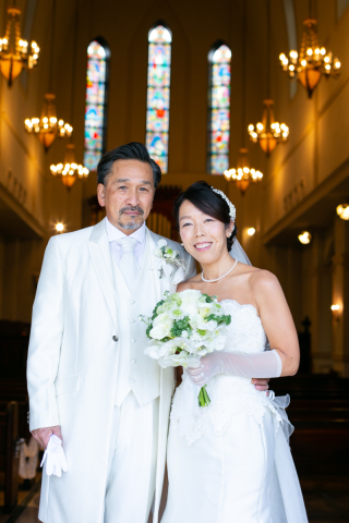 ステンドグラスが光り輝くチャペル☆彡