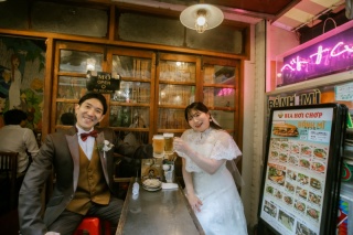 ドレス姿で乾杯を!ふたりらしい街ぶら撮影【ONELIFE】