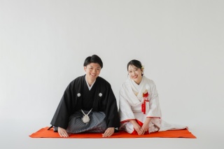 和の色がきれいに映えるスタジオ前撮り【ONELIFE】