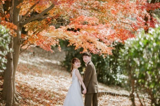 紅葉と一緒に！洋装ロケーション