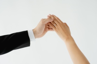 白と黒で大人っぽくシンプルに【ONELIFE】