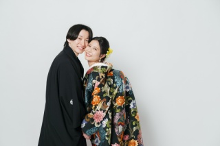 重厚で美しい黒の和装スタジオ撮影【ONELIFE】