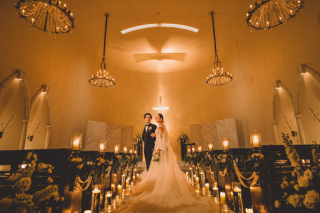 【大理石のバージンロードが美しい】本格礼拝堂×貸切庭園のご紹介