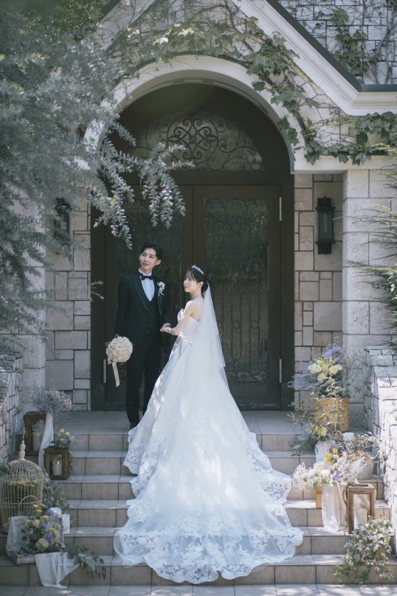 ＼ドレスのバックスタイル／