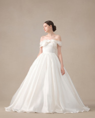 新作ウエディングドレスのご紹介【シエル】