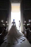 チャペルの扉から差し込む光