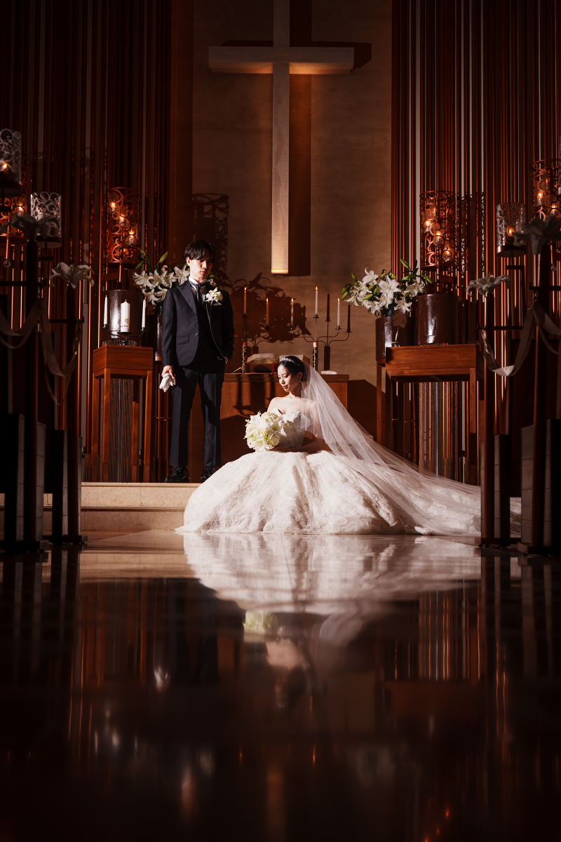 ライティングで姿を変えるチャペル