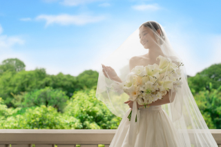 舞鶴公園の緑を背景に✨