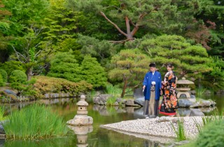 学び舎から和装に着替えて和庭園へウェデイングフォト